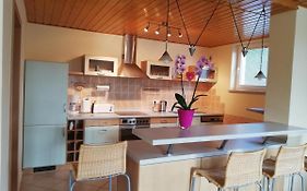 Lena Apartman
